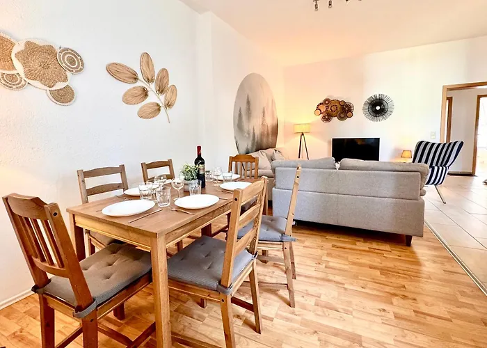 Holiday Appartement,Kostenfrei Parkplatz,Innenstadt,3 Bdr,6 Personen,Babybett