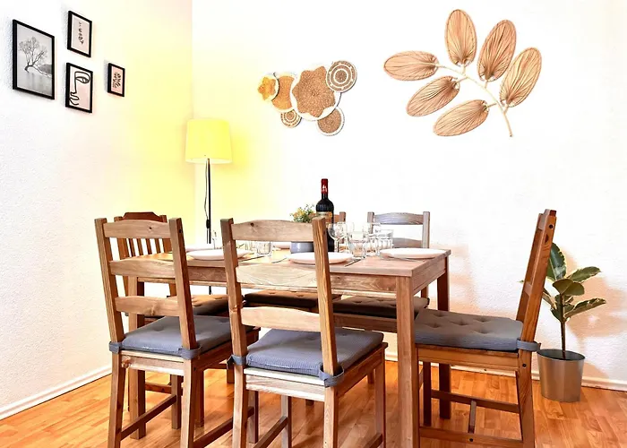 Holiday Appartement,Kostenfrei Parkplatz,Innenstadt,3 Bdr,6 Personen,Babybett