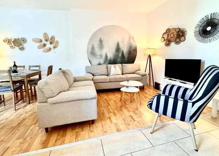 Holiday Appartement,Kostenfrei Parkplatz,Innenstadt,3 Bdr,6 Personen,Babybett